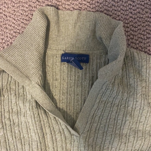 Green knit v neck - Picture 2 of 2